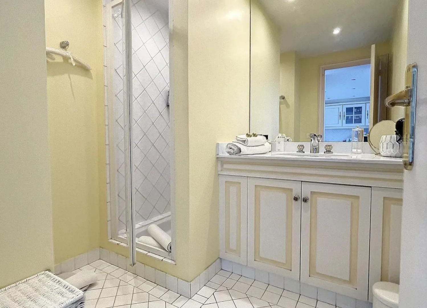 Emplacement Ideal, Terrasse Vue Mer 321L Seb Cannes 0*,  France